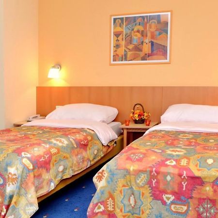 Bellis Hotel Sankt Urban ภายนอก รูปภาพ