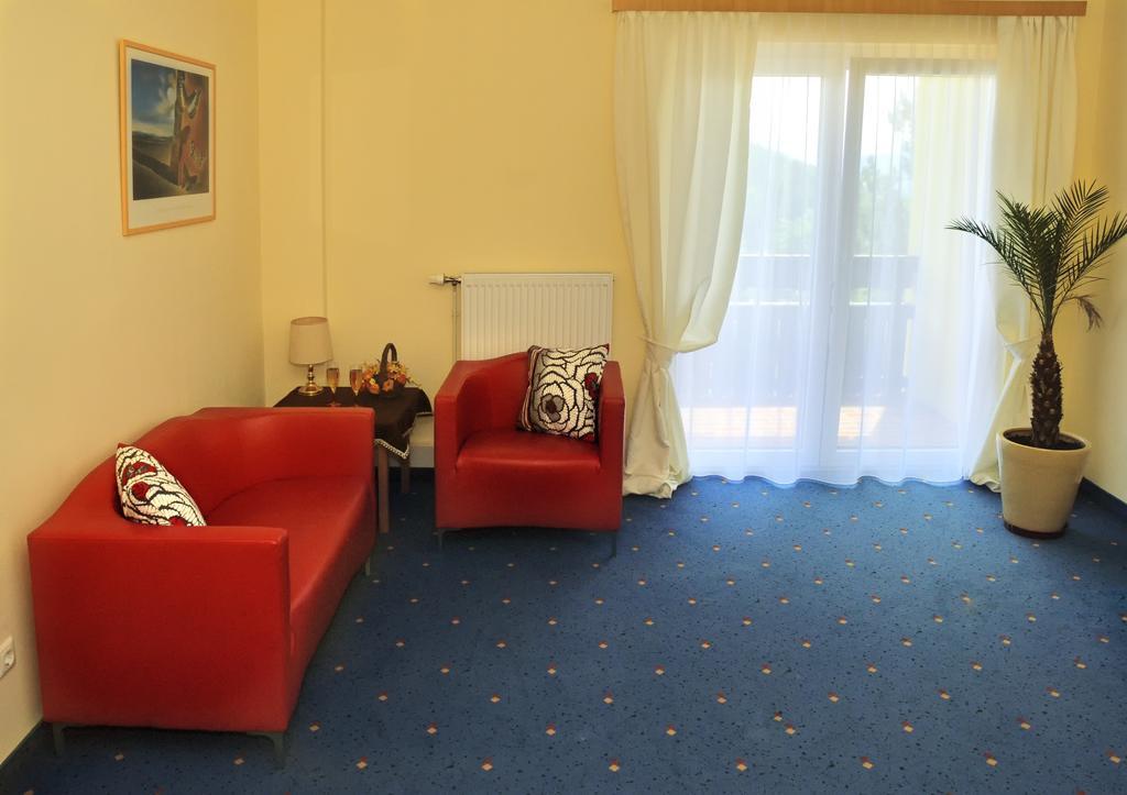 Bellis Hotel Sankt Urban ภายนอก รูปภาพ